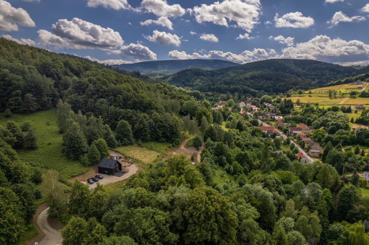 Czarny Domek W Gorach Пешице Экстерьер фото